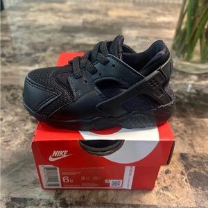 Nike Kids Black Sneakers